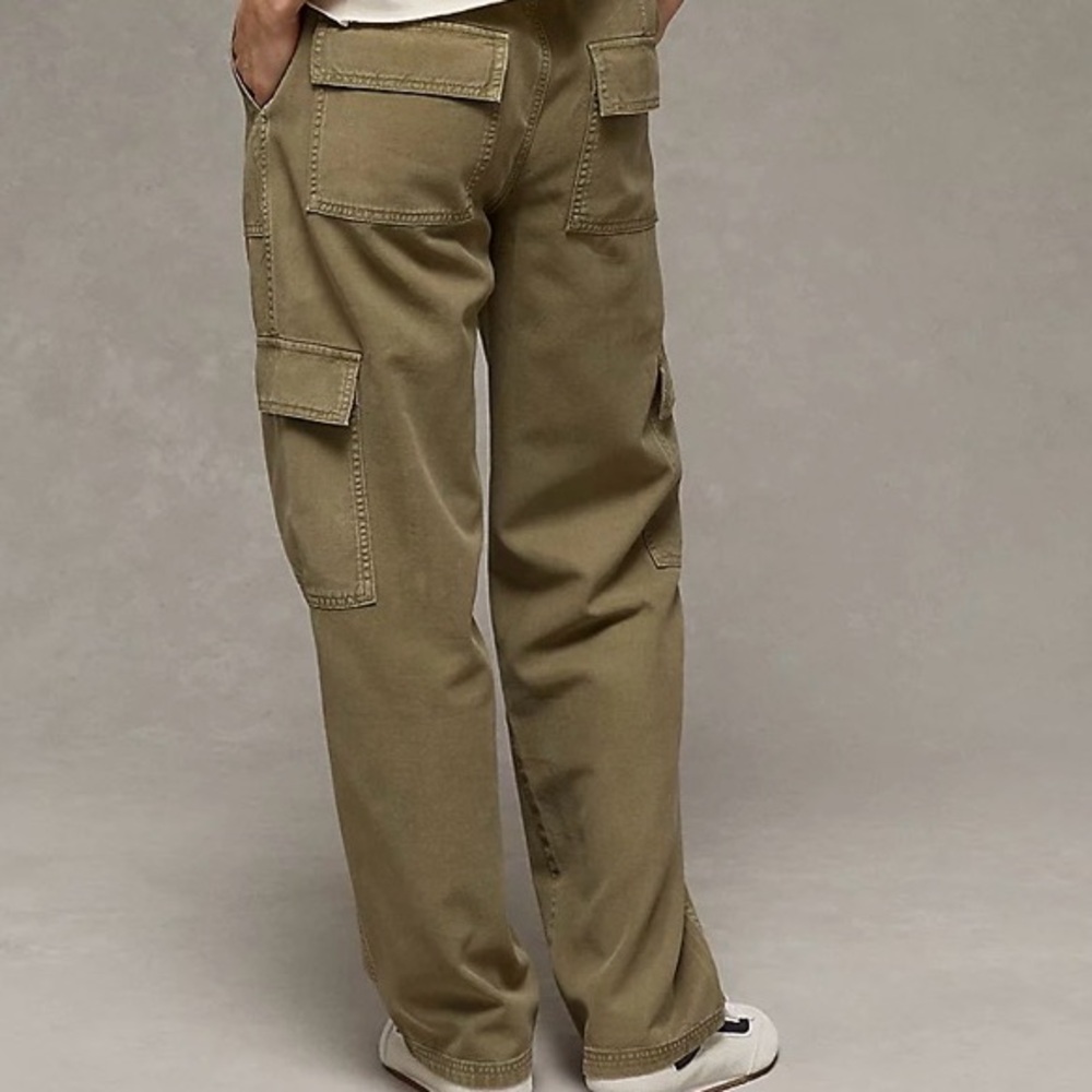 AE low-rise baggy straight leg cargo pants. Nomad Olive- size 6 short